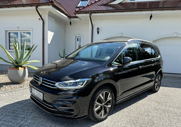 szadek Volkswagen Touran cena 119000 przebieg: 48688, rok produkcji 2020 z Szadek